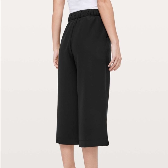Lululemon Noir Crop Black Pants - Picture 3 of 14
